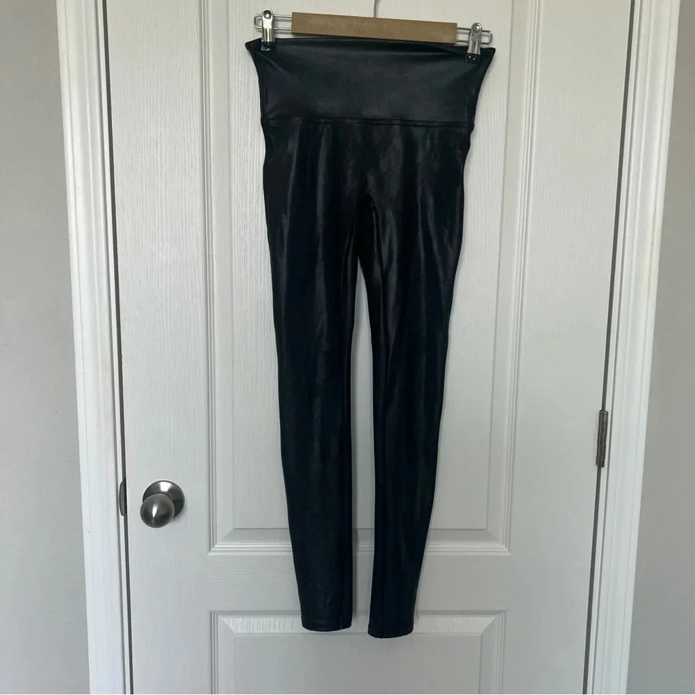SPANX Woman’s Faux Leather Compression Leggings Black Size Medium - Picture 5 of 12